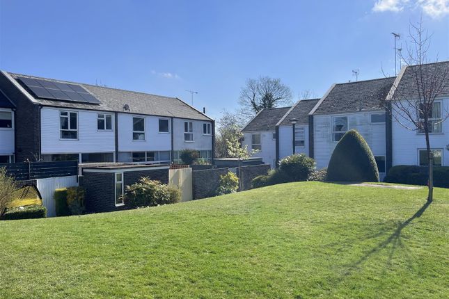 Fields Court, Warwick 3 bed house for sale
