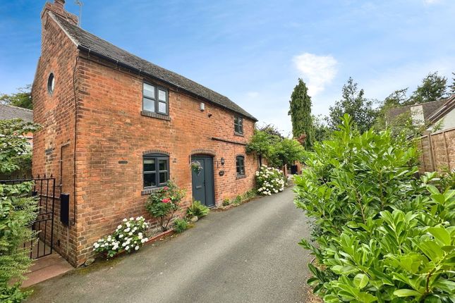 2 bedroom detached house for sale