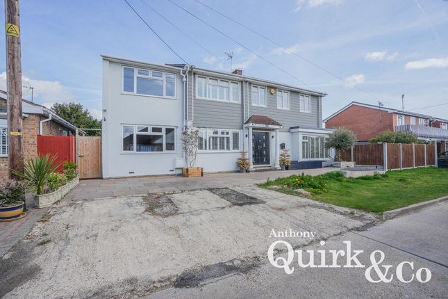Ouida Road, Canvey Island, SS8 4 bed detached house for sale