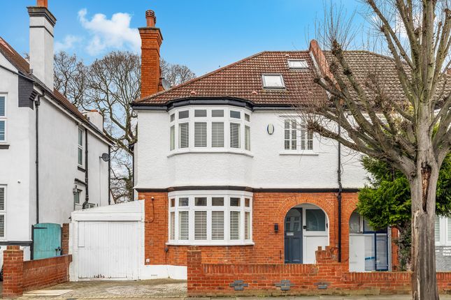 5 bedroom semi-detached house for sale