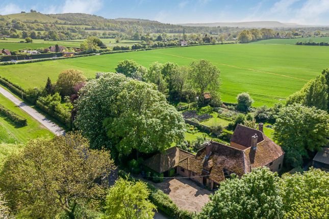 Terrick, Buckinghamshire 5 bed detached house for sale