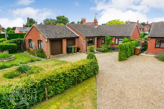 Yarmouth Road, Ellingham, NR35 3 bed detached bungalow for sale