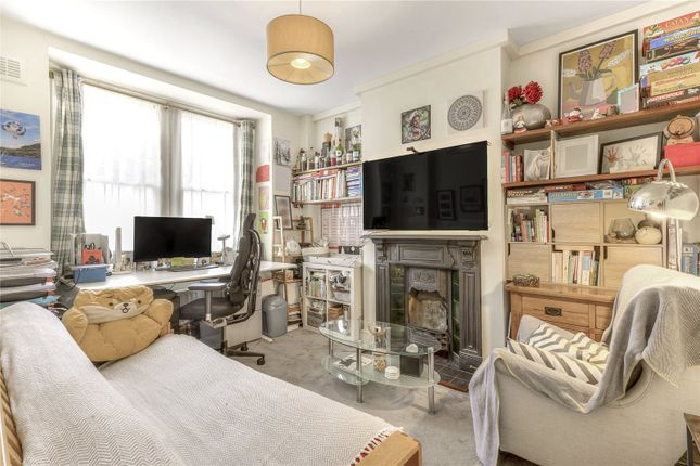 Althea Street, London, SW6 2 bed flat for sale