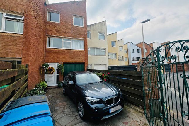 4 bedroom town house for sale