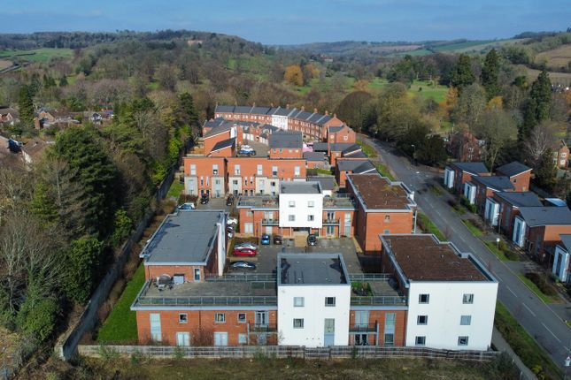 Pallatia Court, Buckinghamshire HP13 2 bed apartment for sale