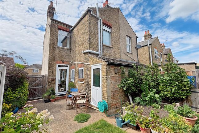 2 bedroom end of terrace house for sale