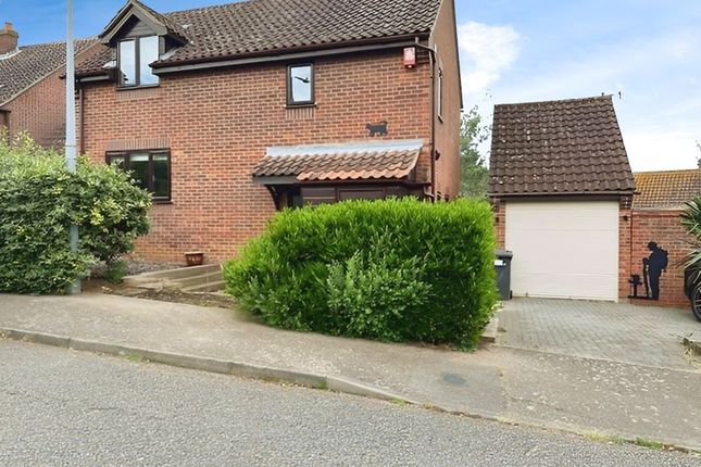 Grantham Crescent, Ipswich 3 bed detached house for sale