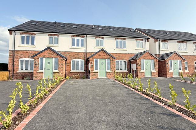 Main Road, Barnstone 4 bed townhouse for sale