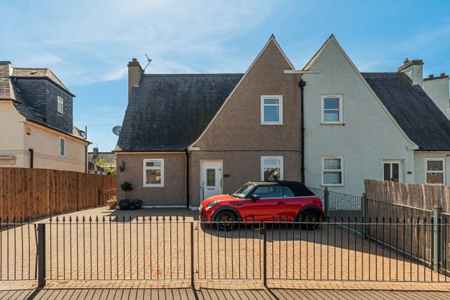 3 bedroom semi-detached villa for sale