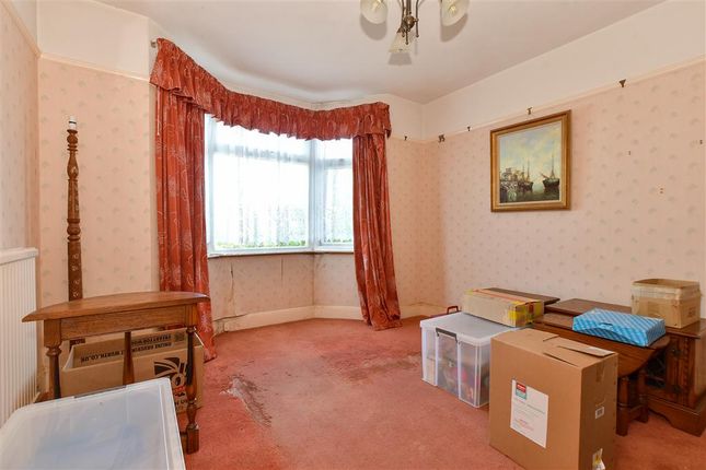 Lake Green Road, Sandown, Isle of Wight 3 bed semi