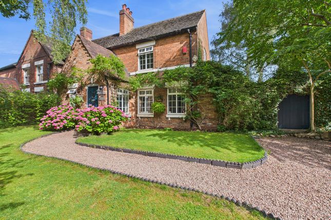 Walmley Ash Lane, Sutton Coldfield B76 3 bed cottage for sale