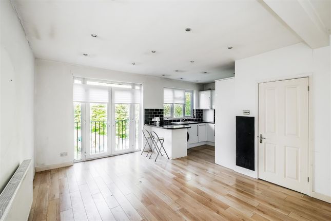 Woodlands Gardens, Walthamstow 2 bed flat for sale