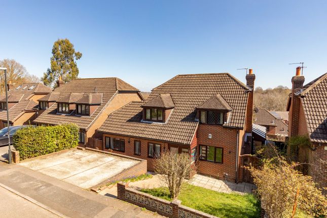 Grace Road, Crawley RH11 6 bed detached house for sale