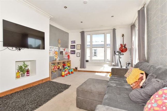 Sandgate High Street, Sandgate... 2 bed maisonette for sale
