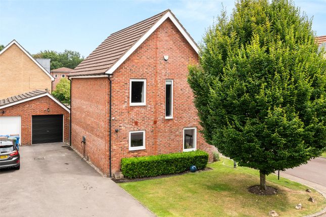 Vickers Row, Berkshire RG12 3 bed detached house for sale
