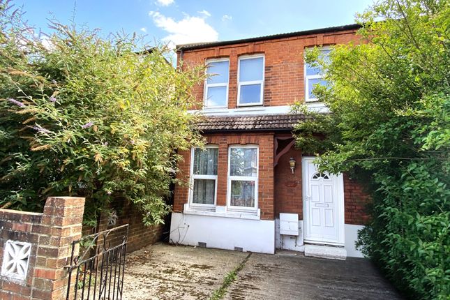 WOKING 3 bed end of terrace house for sale