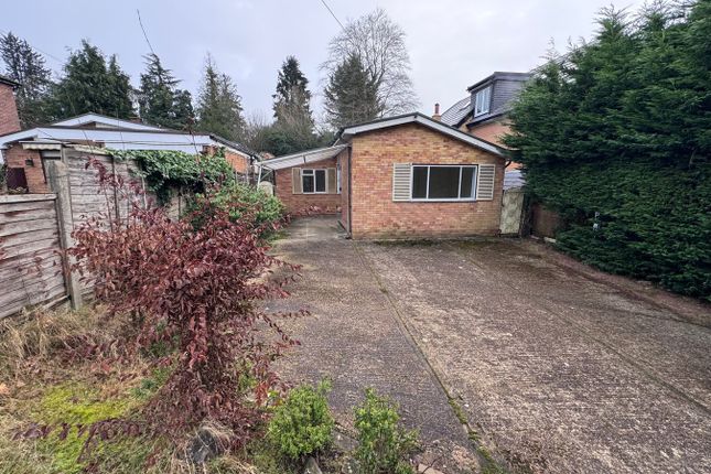 Hendon Wood Lane, London, NW7 2 bed detached bungalow for sale