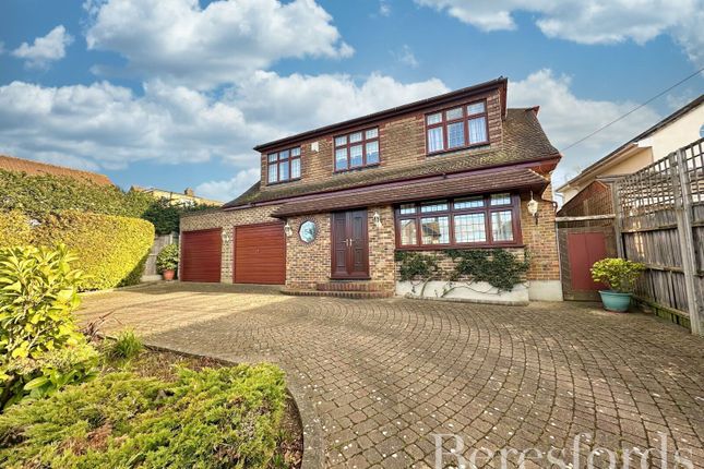 Sylvan Avenue, Hornchurch, RM11 4 bed detached house for sale