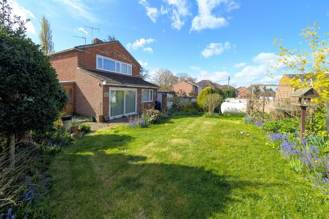 Highfields, Halstead CO9 3 bed detached house for sale