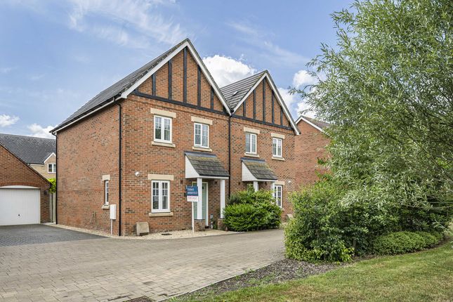 Badgers Drive, Wantage, OX12 3 bed semi