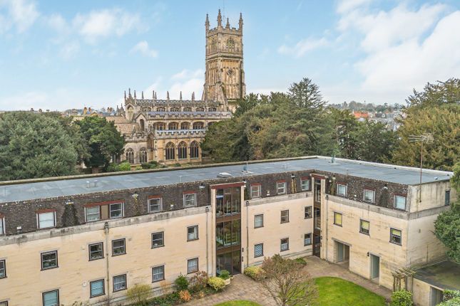 Abbey House, Cirencester... 2 bed apartment for sale