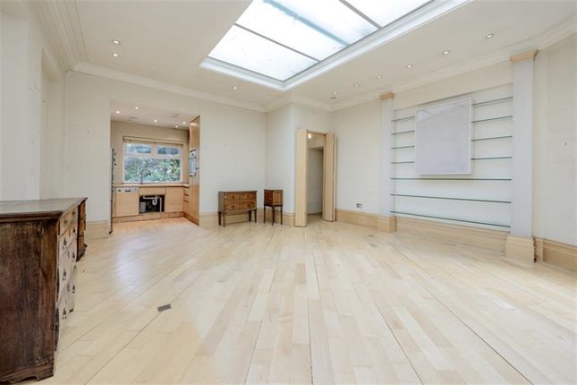 Stratford Road, London, W8 2 bed flat for sale