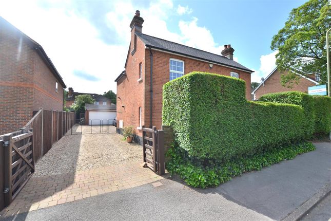 Connaught Road, Fleet GU51 4 bed detached house for sale