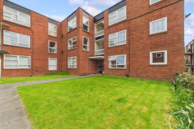 Montagu Court, Leeds 2 bed flat for sale