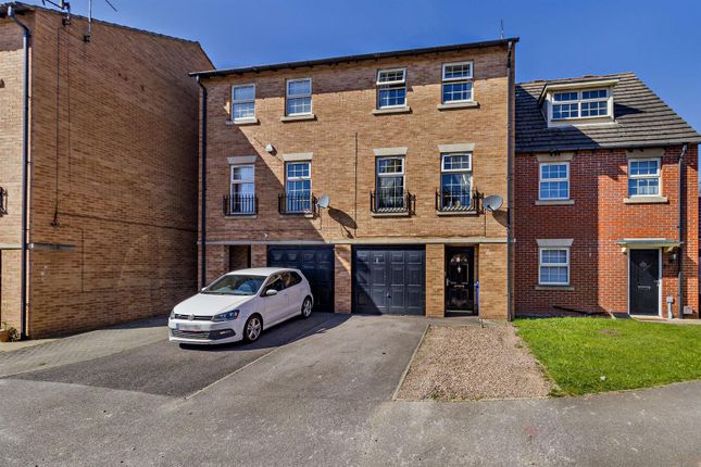Crofters Court, Woodfield Plantation DN4 4 bed townhouse for sale