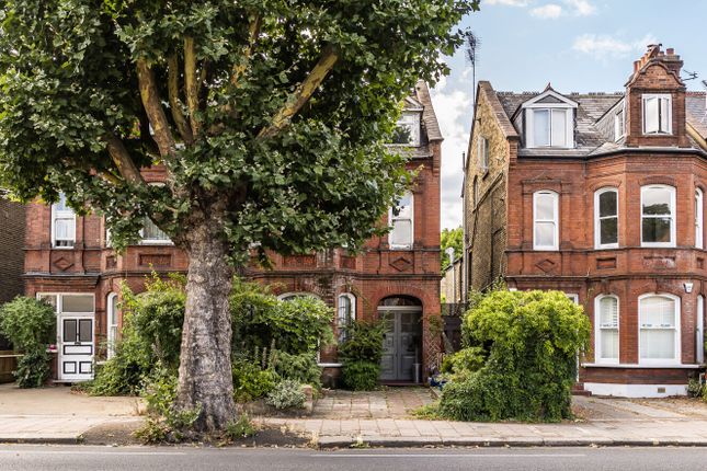 5 bedroom semi-detached house for sale