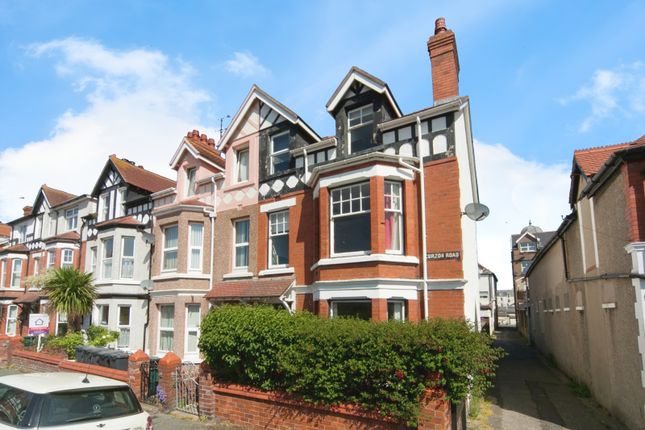6 bedroom end of terrace house for sale