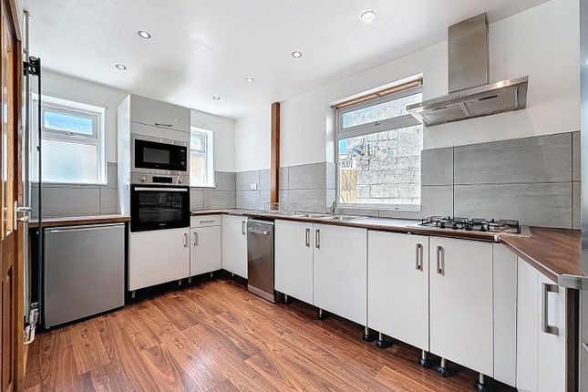 Minister Street, Cathays, Cardiff 5 bed end of terrace house for sale