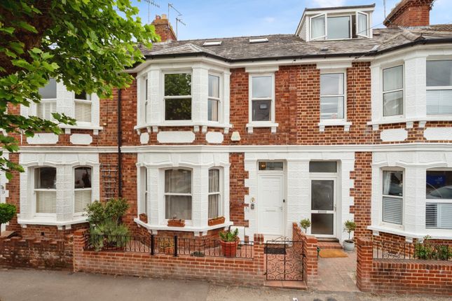 5 bedroom town house for sale