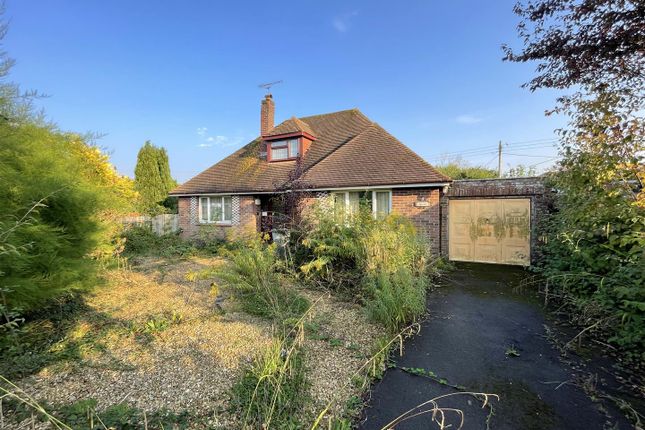 The Crescent, Common Platt, Swindon 3 bed chalet for sale