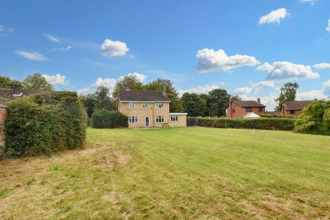 4 bed detached house