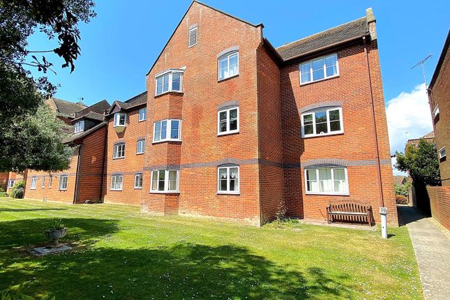 2 bedroom ground floor flat for sale