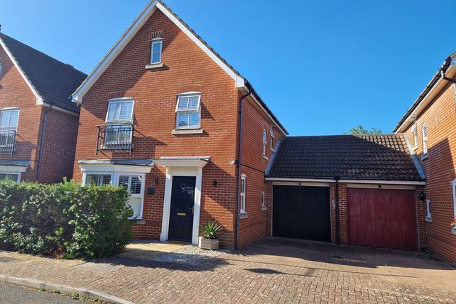 3 bedroom link detached house for sale