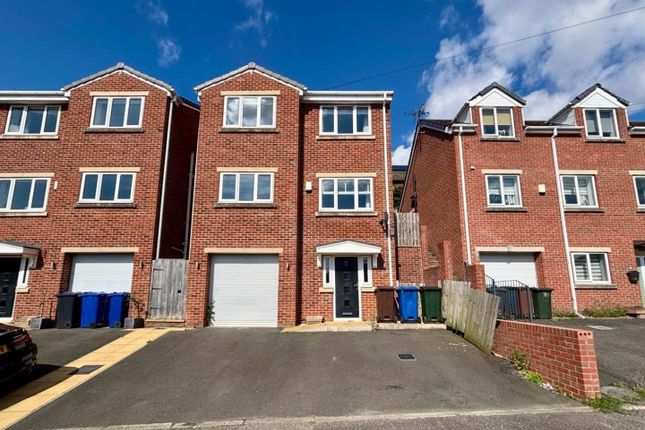 Worsbrough Road, Blacker Hill, Barnsley 4 bed detached house for sale