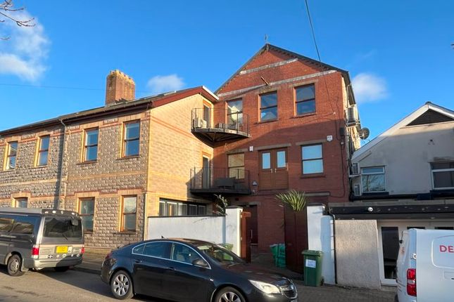 5 bedroom terraced house for sale