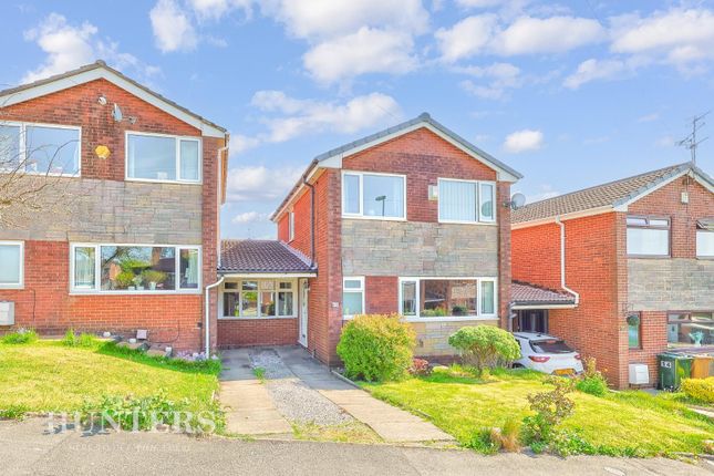 Calliards Road, Smithy Bridge, OL16 2SR 3 bed link detached house for sale