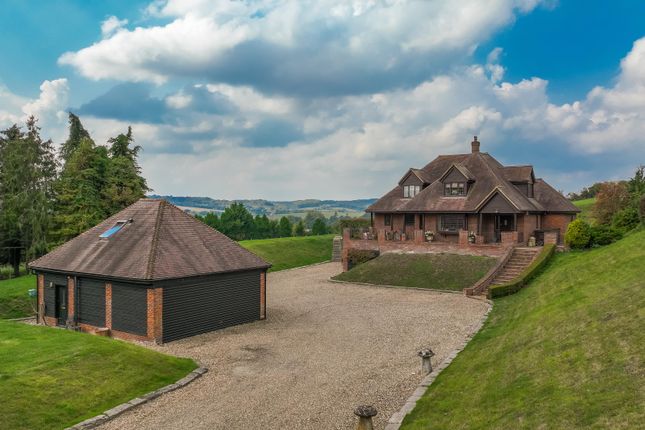 5 bed detached house