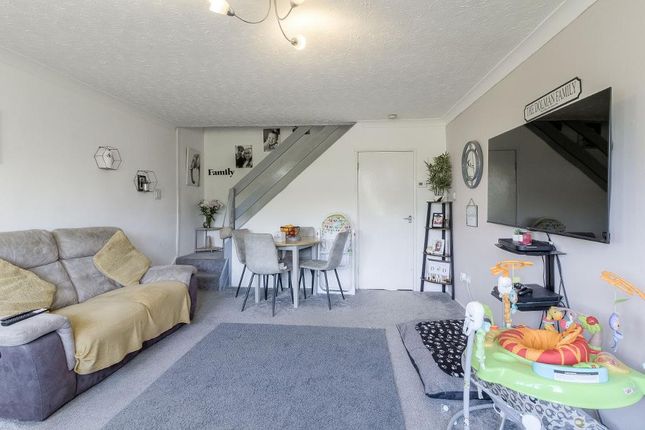 Desborough, Kettering NN14 2 bed terraced house for sale