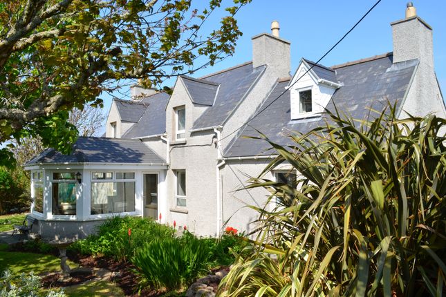 2 bed detached house