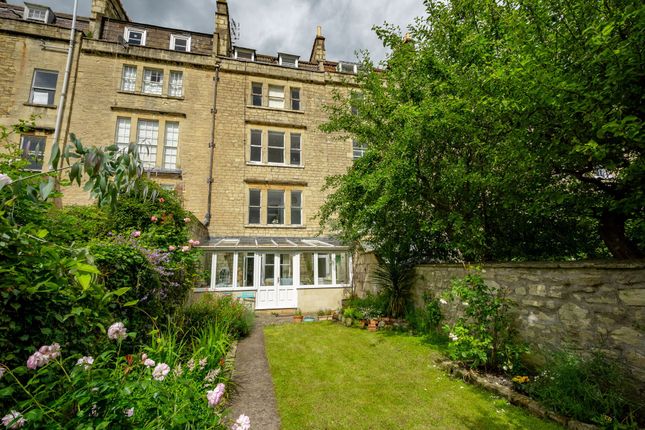 3 bedroom flat for sale