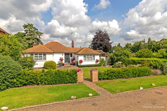 Goodyers Avenue, Radlett 3 bed detached bungalow for sale