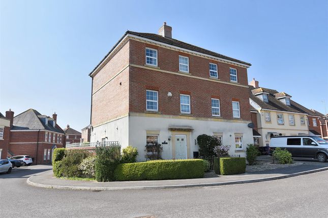 4 bedroom semi-detached house for sale