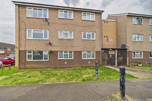 Lyndhurst Road, Corringham, SS17 2 bed flat for sale