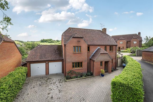 Roundway Close, Heddington, Calne 4 bed detached house for sale