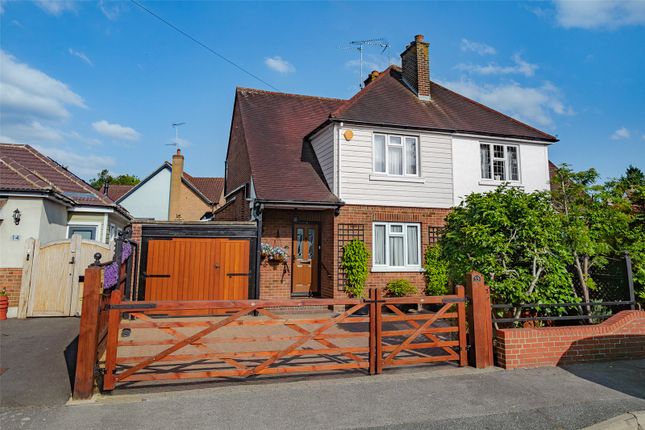 Baddow Place Avenue, Great Baddow... 3 bed semi