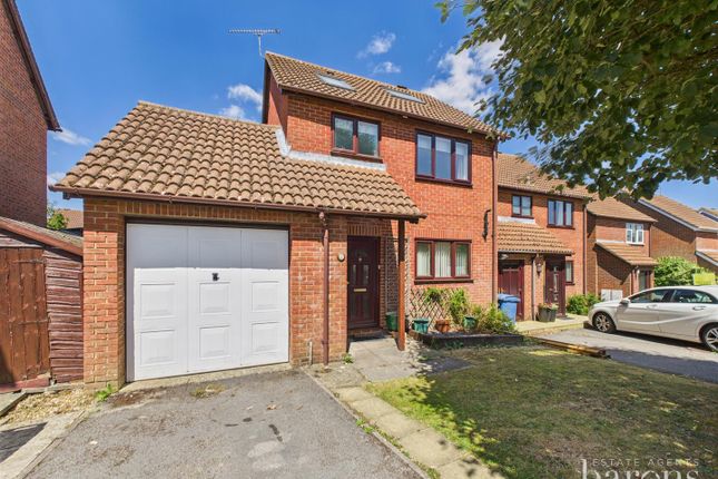 Hereford Close, Hook RG29 3 bed detached house for sale